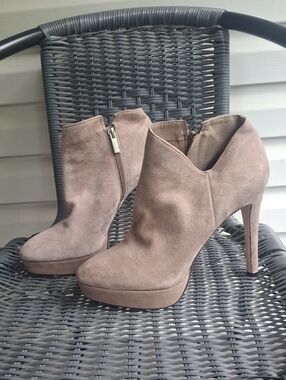 Jessica Simpson Taupe Suede/Leather High Heel Ankle Booties
